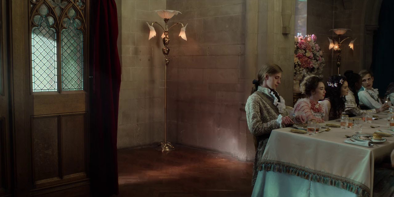 The School for Good and Evil (2022) WEBRip Hindi + English 720p x264 AVC HE-AAC 2.0 ESub.mkv.0002